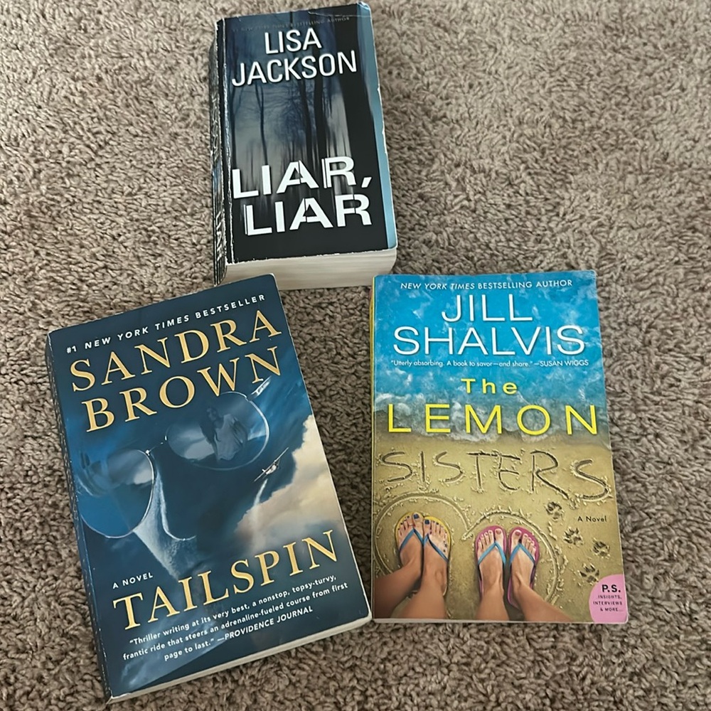 Book Bundle Fiction Authors Lisa Jackson, Jill Shalvis and Sandra Brown.